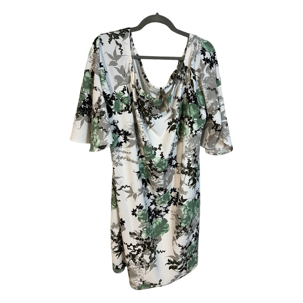 A Pennington’s dress in size 3X